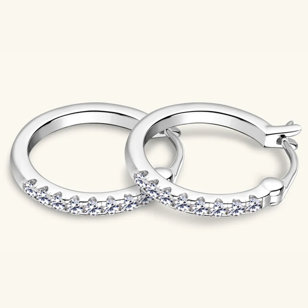 ORECCHINI HUGGIE ARGENTO MOISSANITE