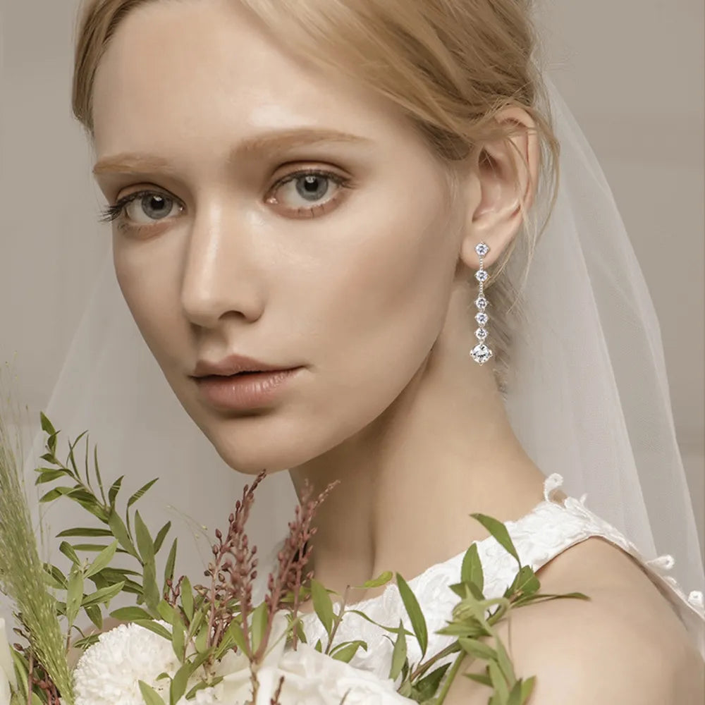 ORECCHINI FILO ARGENTO MOISSANITE 4 CARATI