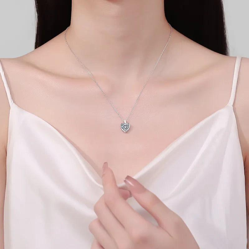 COLLANA HEART ARGENTO MOISSANITE 2 CARATI