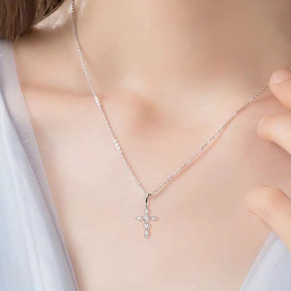 COLLANA CROCE ARGENTO MOISSANITE