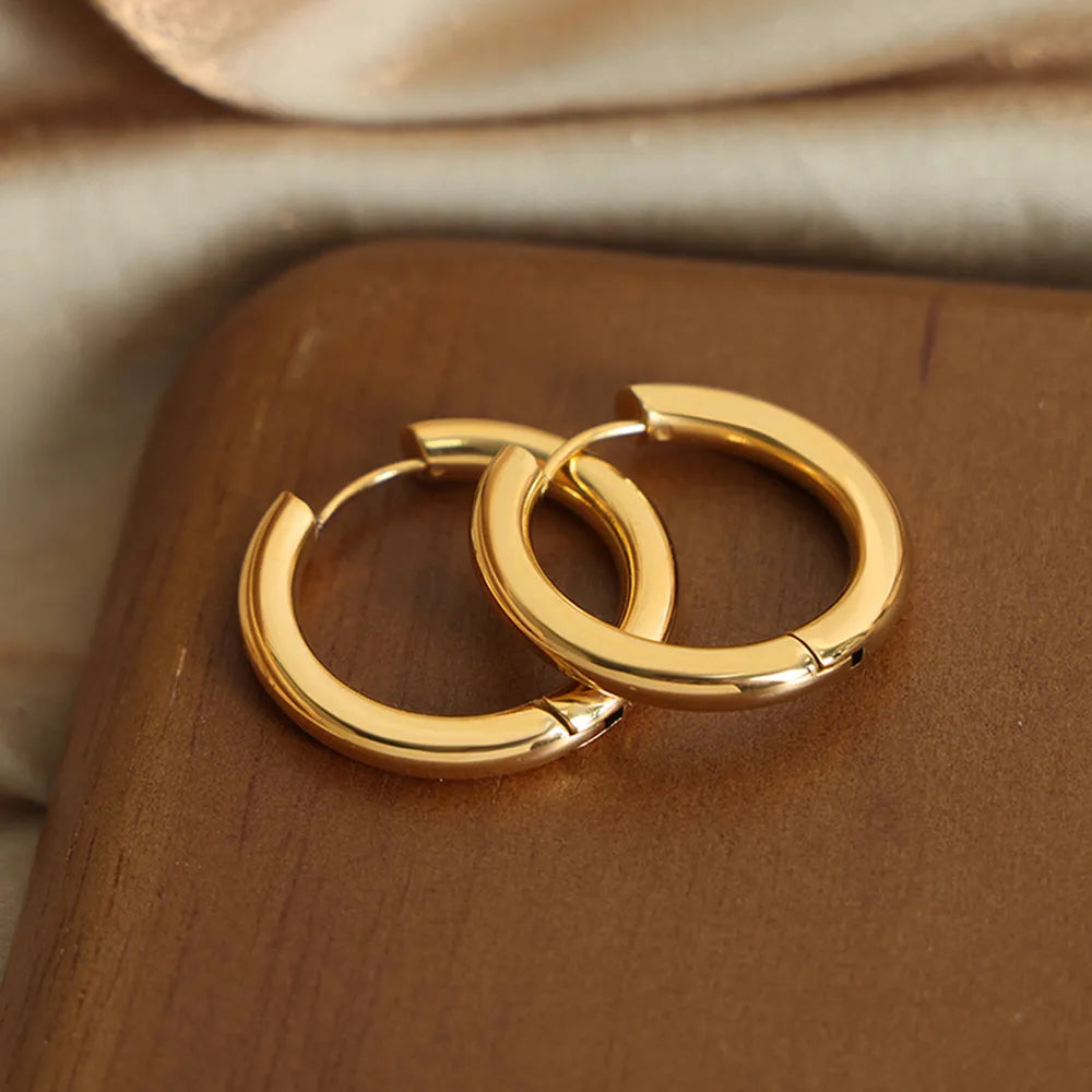 ORECCHINI HUGGIE ORO PLACCATO 18K