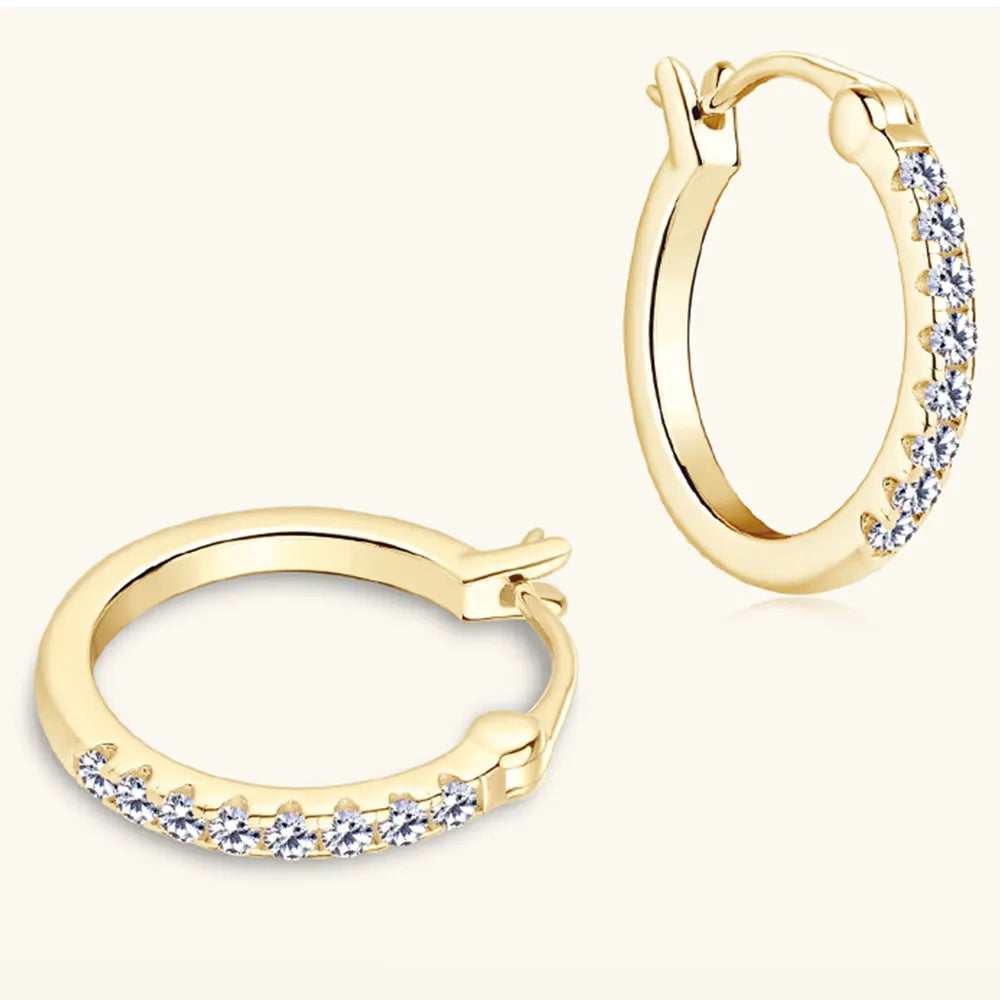 ORECCHINI HUGGIE ARGENTO MOISSANITE